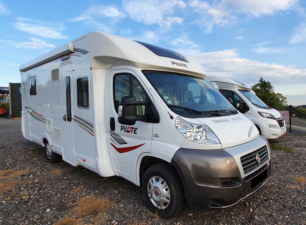 camping car PILOTE  P736 AVENTURA modèle 2012